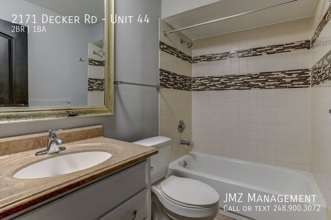 Building Photo - 2171 Decker Rd