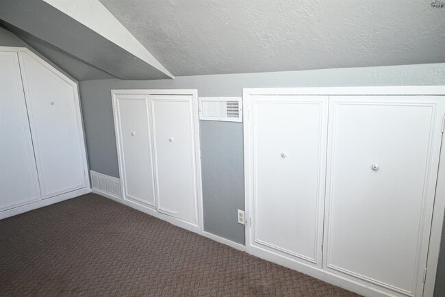 Building Photo - 1110 Rosemary Dr