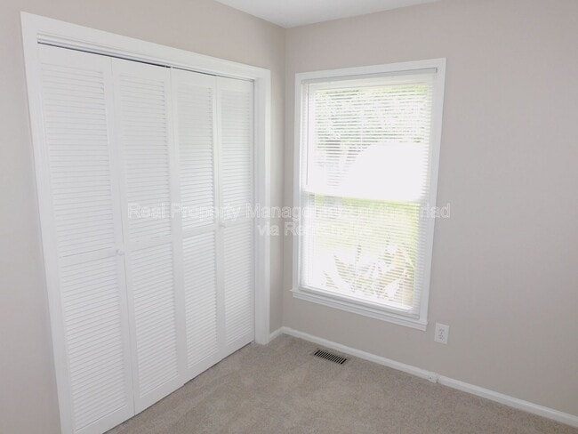 Building Photo - 911 Tipperary Dr