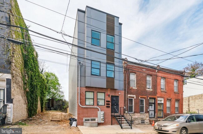 Building Photo - 1028 W Dauphin St