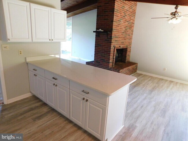 Building Photo - 1242 S Governors Ave