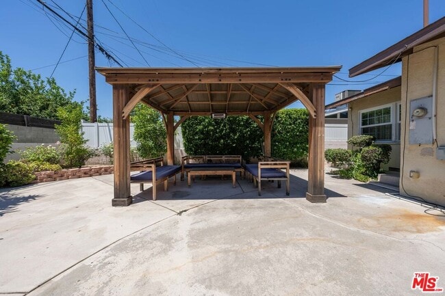 Building Photo - 10731 Gothic Ave