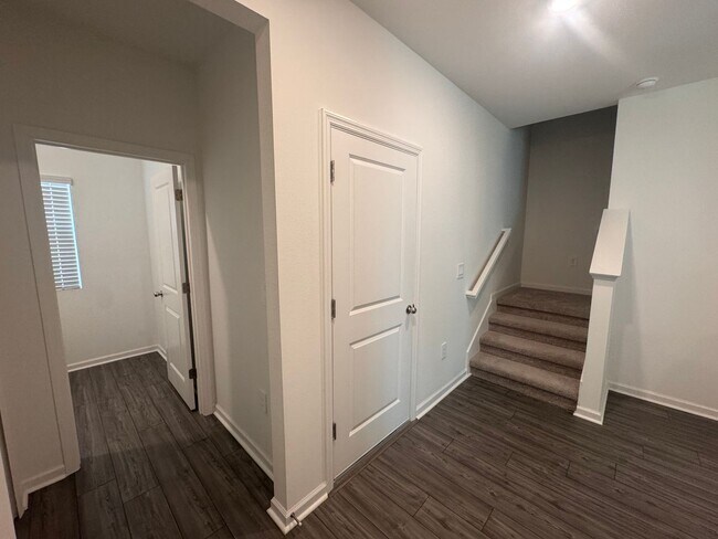 Building Photo - 4923 SW 81st Loop