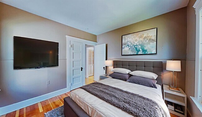 Building Photo - 134 Mansfield St