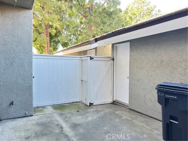 Building Photo - 567 Springbrook N