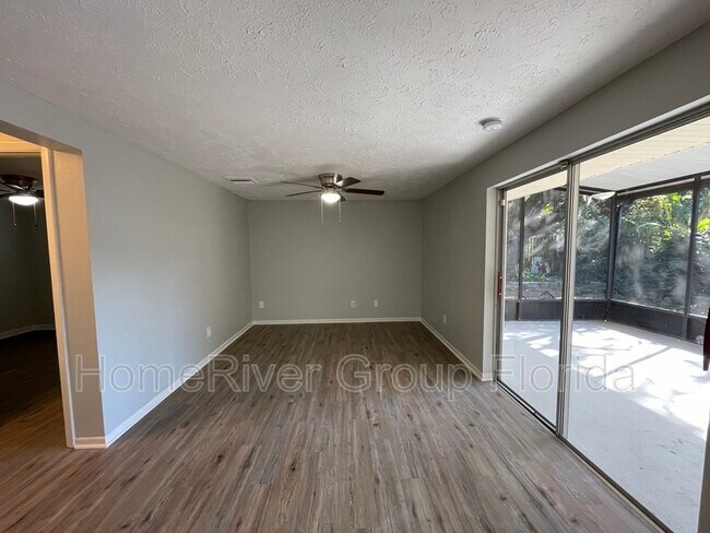 Building Photo - 1200 Lake Valrico Ln