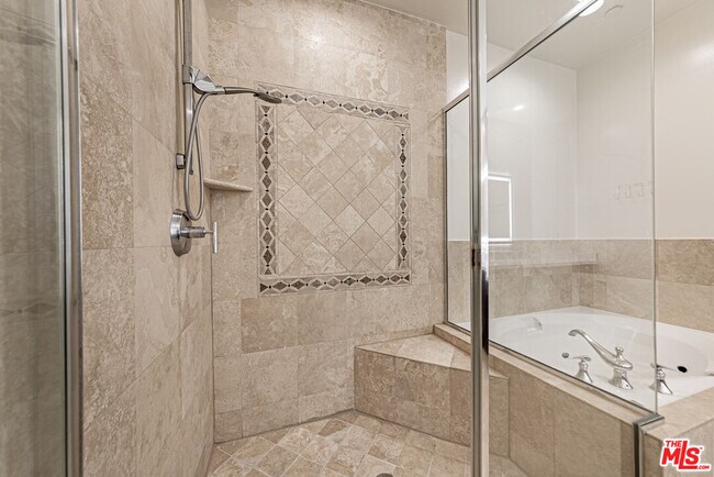 Building Photo - 143 N Arnaz Dr