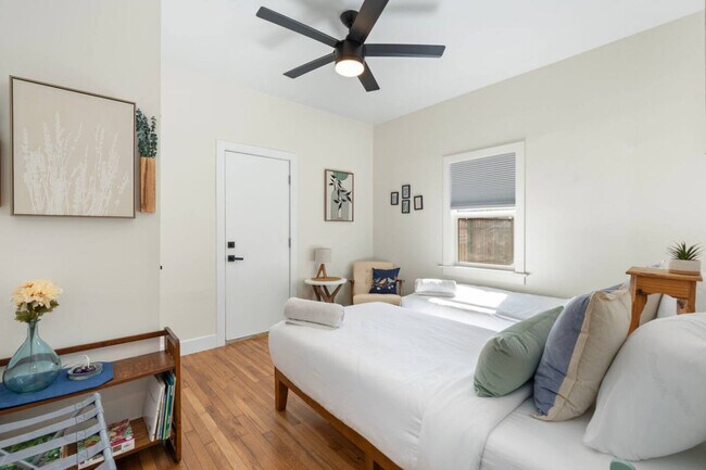 Building Photo - 1407 E McKinley St