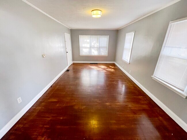 Building Photo - 720 Paxton Place