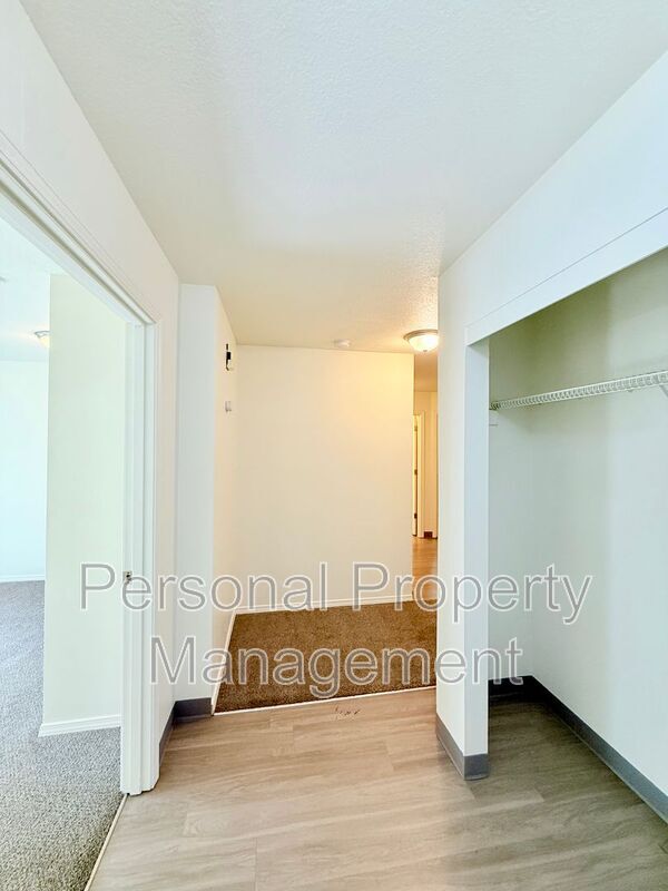Building Photo - 3412 NE 66th Ave