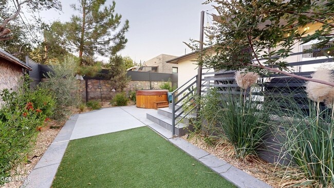 Building Photo - 1103 Madeline Dr