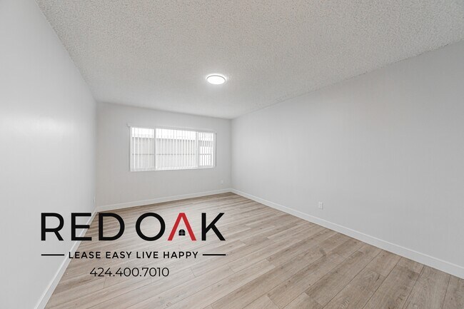 Building Photo - 18545 Clark St