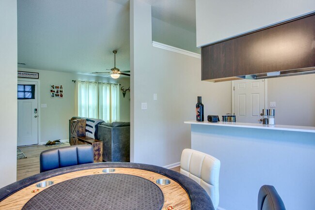 Building Photo - 600 Calabash Dr