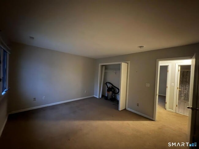 Building Photo - 11 Park Rd