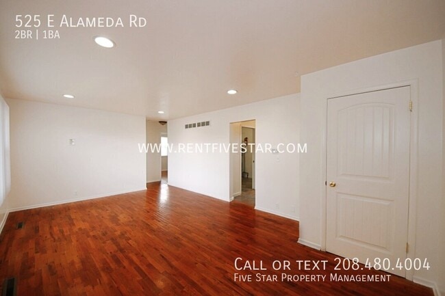 Building Photo - 525 E Alameda Rd