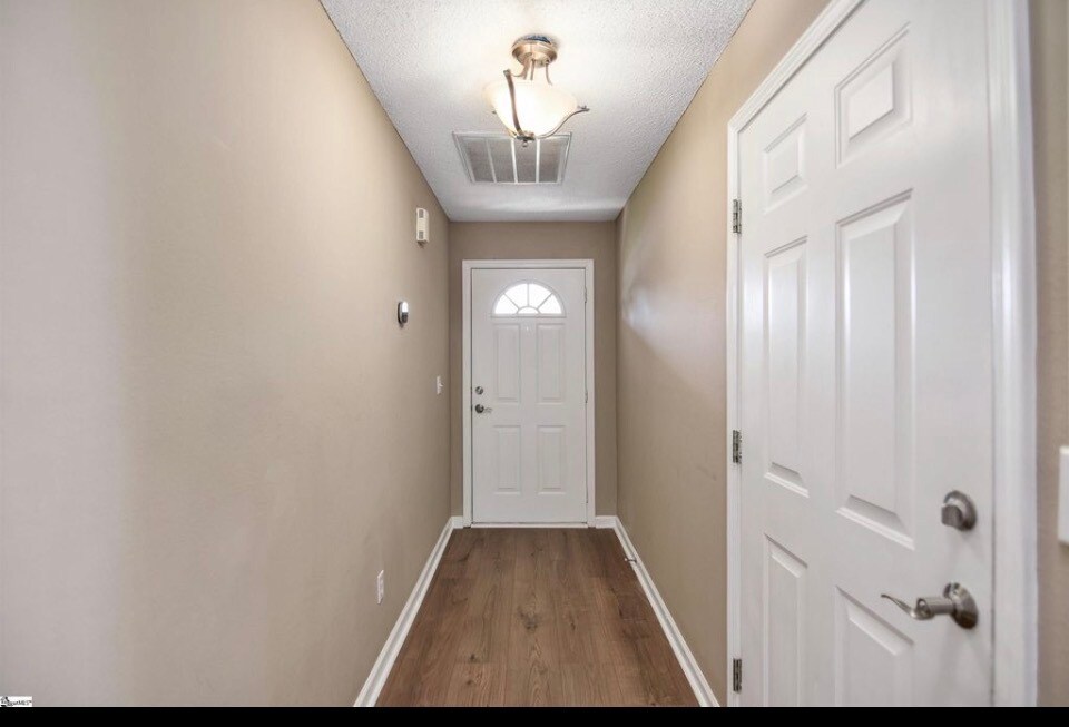 Building Photo - 27 Sweetland Ct