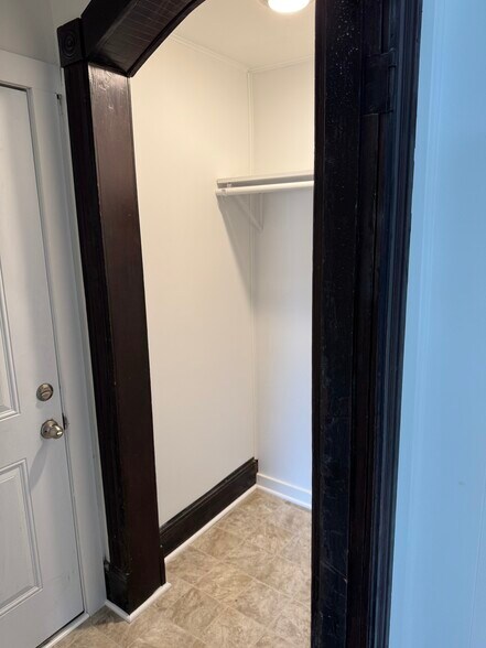 Building Photo - 10 Maryland Ave