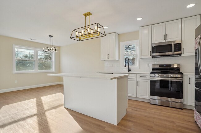 Building Photo - 11 Washington Ave