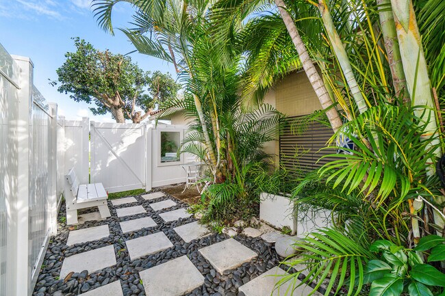 Building Photo - 3509 NW 26th Ct