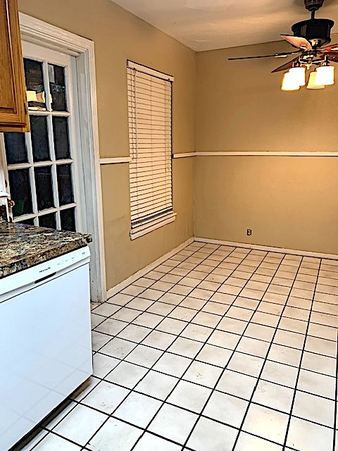 Building Photo - 330 Redcliff Dr