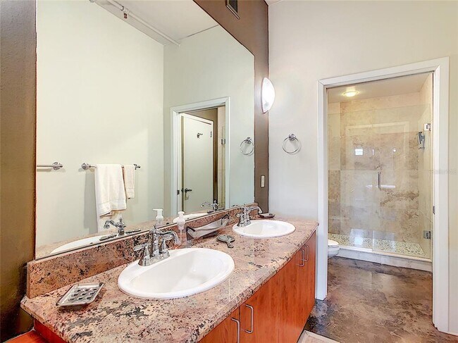 Building Photo - 10 N Summerlin Ave