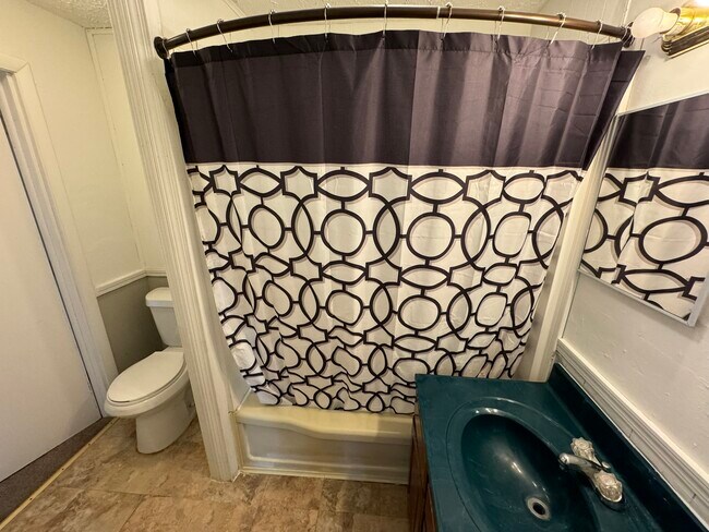 Building Photo - 831 Tennessee St