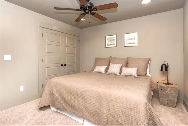 Building Photo - 303 NW F St