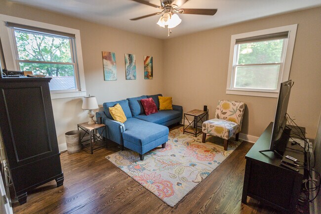 Building Photo - 237 Eisenhower Dr