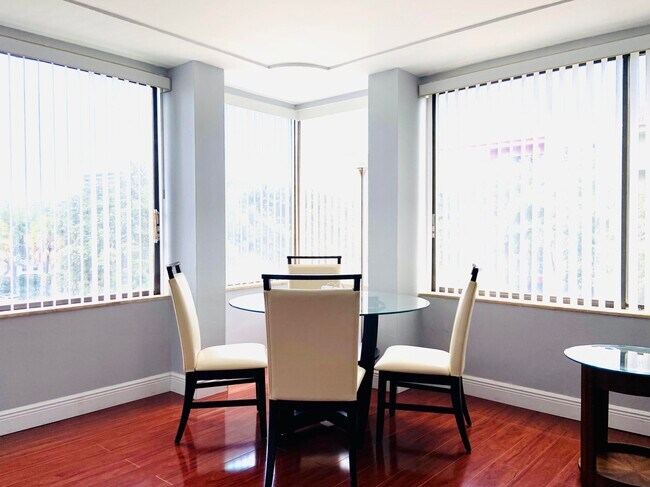Building Photo - 1500 Presidential Way