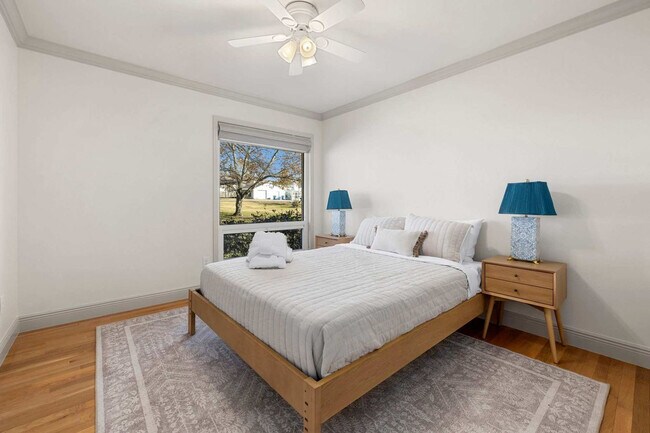 Building Photo - 515 NW D St