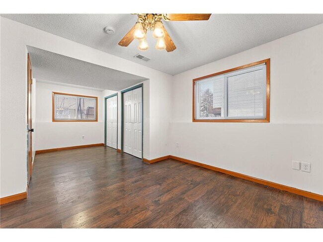 Building Photo - 13753 Glenhurst Ave