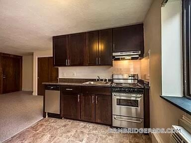 Building Photo - 9 Chester St