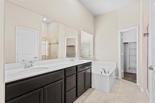 Building Photo - 1016 Lake Cypress Ln