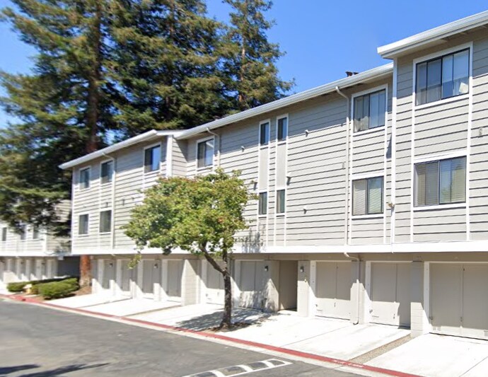 Building Photo - 295 Stonegate Cir