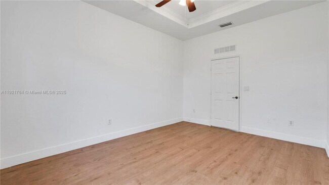 Building Photo - 4921 SW 140th Terrace