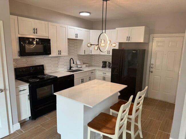 Building Photo - 10366 Panther Point Dr