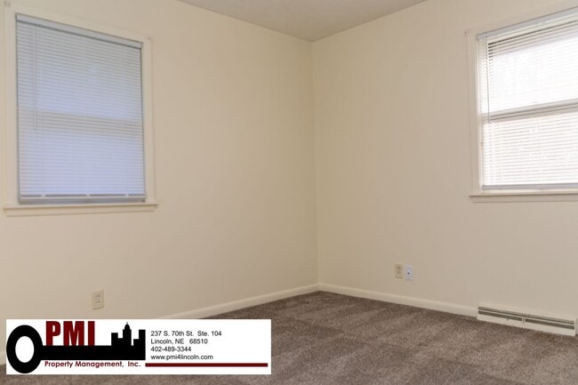 Building Photo - 2 Bedroom, 1 Bathroom House for Rent; Avai...