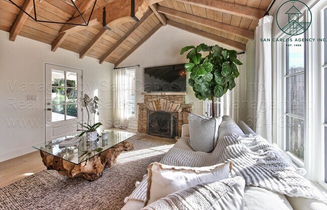 Building Photo - "Mi Casa by the Sea" Three Bedroom Unparalleled Golden Rectangle Rental Opportunity