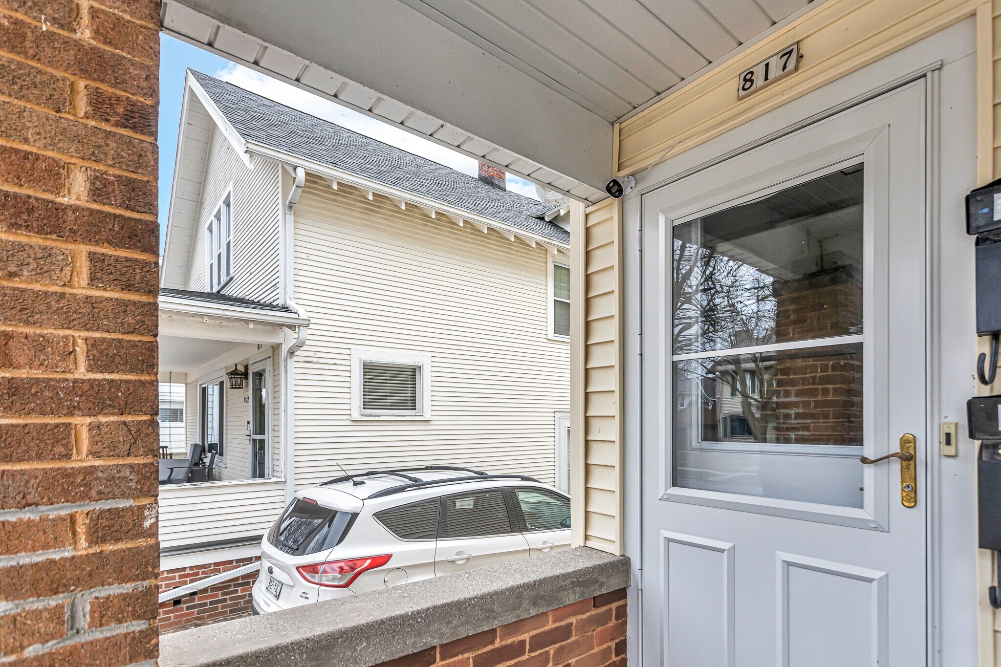 Building Photo - 817 Bell Ave