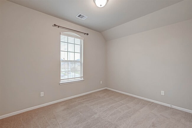 Building Photo - 2111 Post Oak Ct