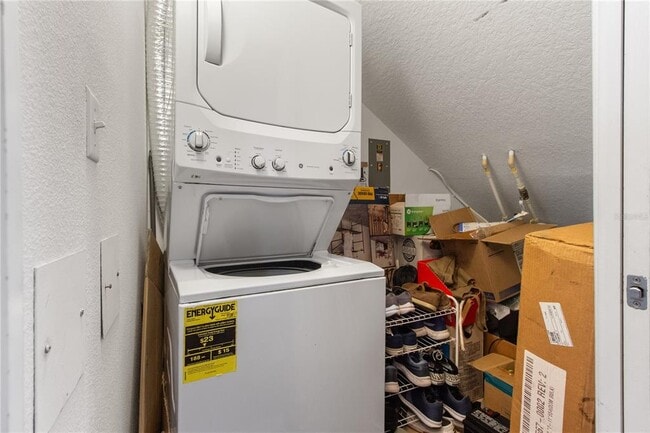 Building Photo - 300 State St E