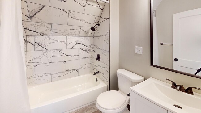 Building Photo - Old Brooklyn Area - 3 Bedroom Single Famil...