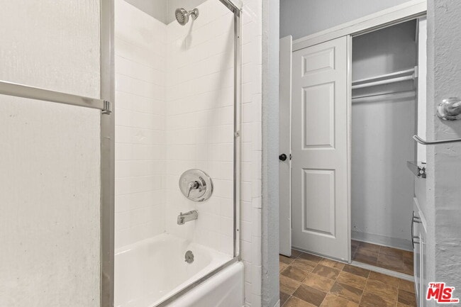 Building Photo - 5555 Carlton Way