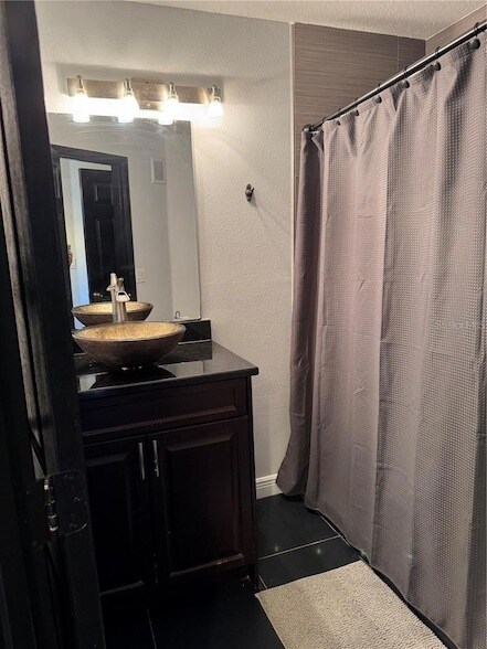 Building Photo - 1950 Summer Club Dr