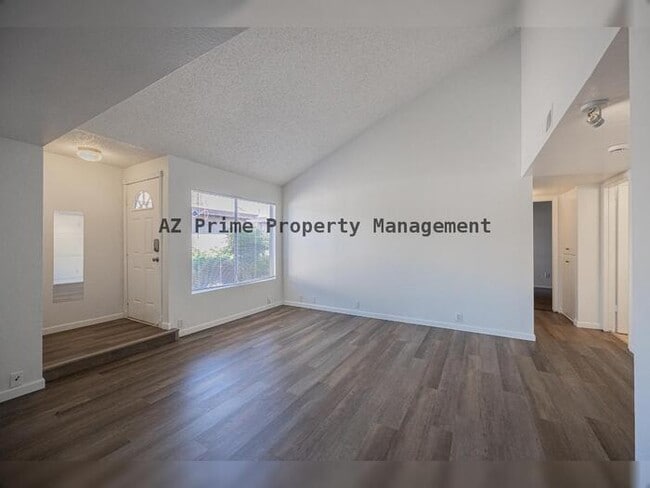Building Photo - 900 S Hacienda Dr