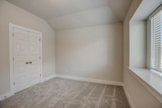Building Photo - 2417 Caddo Canoe Dr