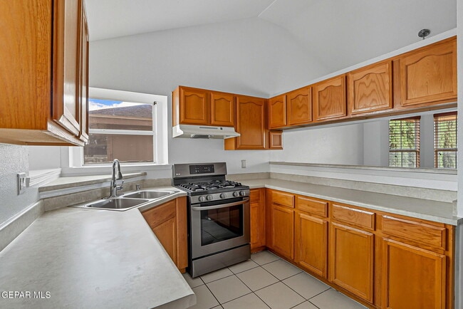Building Photo - 14336 Puentecillas Dr