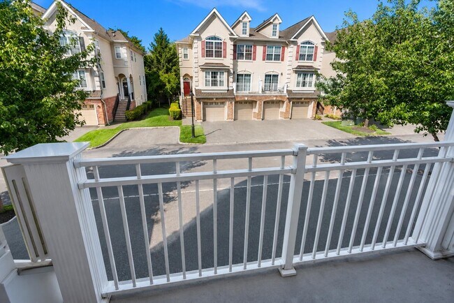 Building Photo - 209 Blue Heron Dr