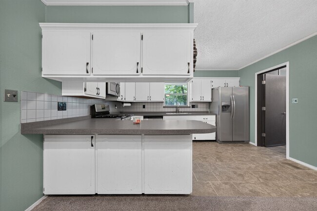 Building Photo - 7700 W 43rd St S
