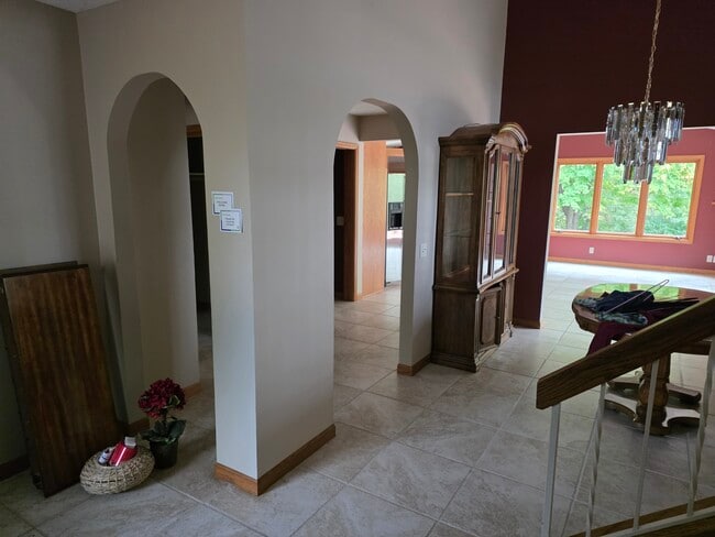 Building Photo - 4110 Juneau Ln N